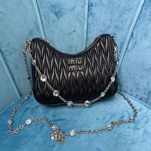 🥃Miu miu pleated crystal chain bag